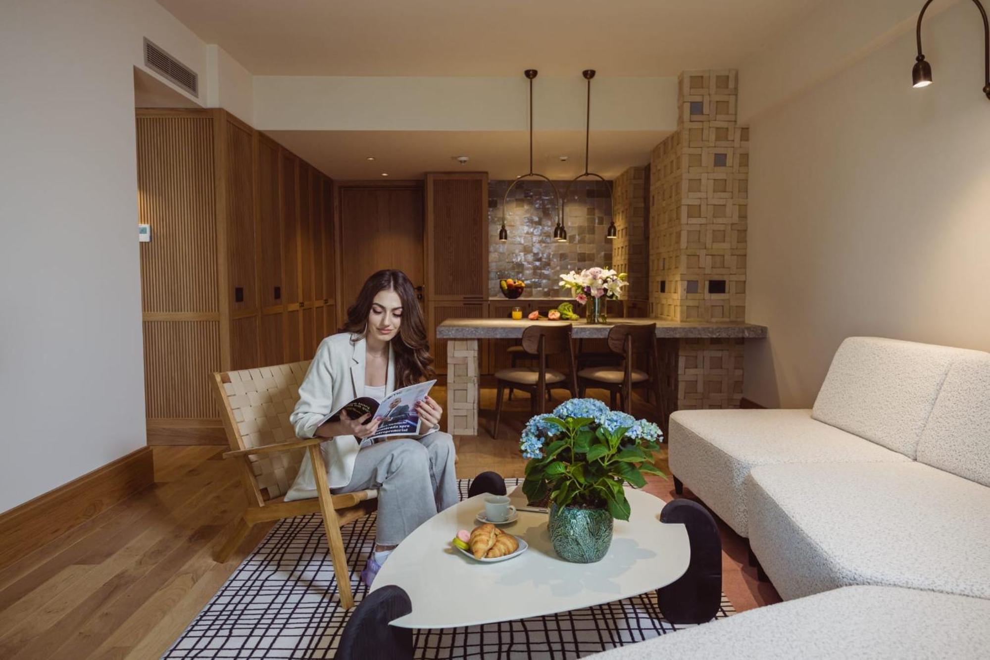 Aparthotel Craiova Buitenkant foto